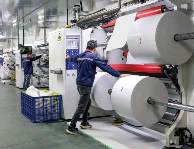 Slitting workshop in self-adhesive label material factory
